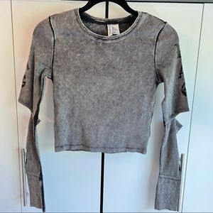 H&M | Raging Ribbed Arm Cut Out Crop Top